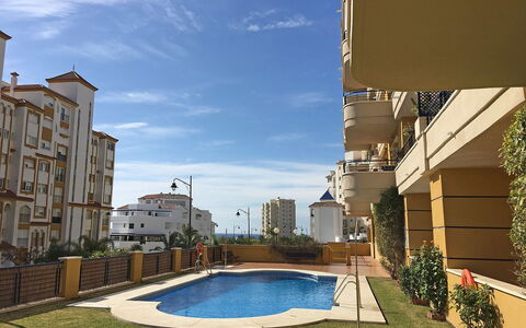 Bellavista del Puerto: Vand, Himmel, Sky, Plante, Ejendom, Bygning, Azure, Blå, Infrastruktur, Belysning