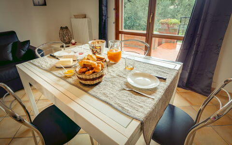 La Casina Del Canneto: Måltid, Morgenmad, Spisestue, Bord, Værelse, Brunch, Ejendom, Møbel, Dug, Indretning