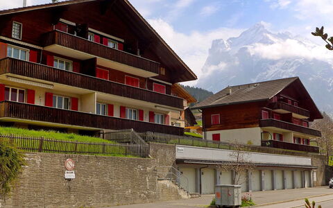Chalet Beausite: Sky, Himmel, Bygning, Plante, Vindue, Urban Design, Bjerg, Facade, Landdistrikt, Landskab