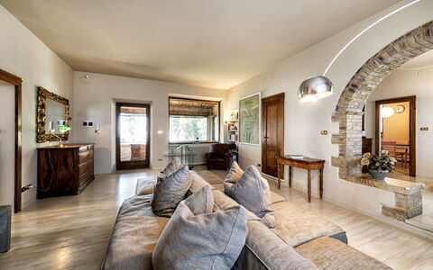 Villa Piazza Della Fortezza: Ejendom, Værelse, Indretning, Bygning, Møbel, Stue, Ejendom, Hus, Loft, Etage