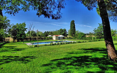 Villa Marietta: Grøn, Naturlige Landskab, Himmel, Græs, Træ, Landskab, Forår, Landdistrikt, Ejendom, Farm