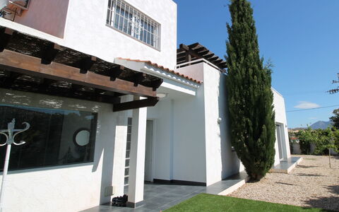 Mexico: Plante, Himmel, Ejendom, Bygning, Vindue, Træ, Skygge, Ejendom, Facade, Græs
