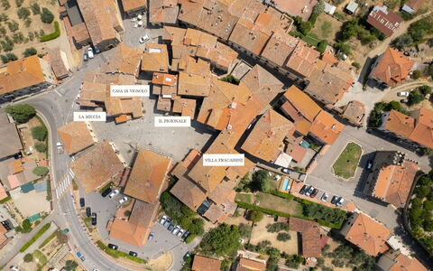 Villa Fracassini: Bygning, Boligområde, Stad, Kvarter, Hus, Gade, Urban Design, Tag, Hjem, Menneskelig Bosættelse
