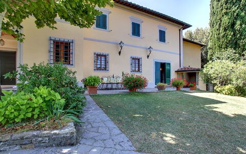 Villa Stolli: Ejendom, Hus, Bygning, Ejendom, Hjem, Estate, Boligområde, Villa, Kvarter, Arkitektur
