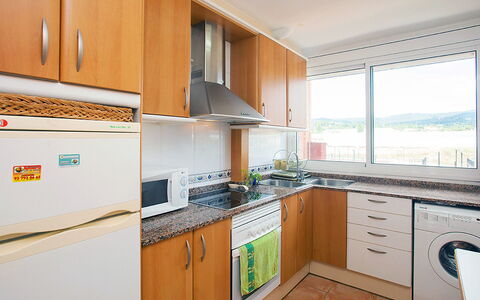 Mariola: Cabinetry, Countertop, Ejendom, Køkkenvask, Køkken Apparat, Komfur, Håndvask, Køkken, Træ, Husholdningsapparat