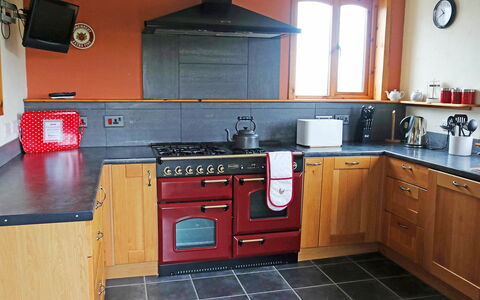 Fiskavaig: Cabinetry, Countertop, Køkkenvask, Køkken Apparat, Komfur, Køkken, Vindue, Husholdningsapparat, Blå, Håndvask