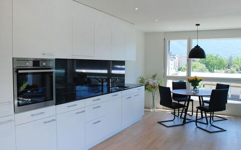 Locarno 75: Møbel, Cabinetry, Countertop, Plante, Stol, Bygning, Træ, Tap, Køkken, Køkken Apparat