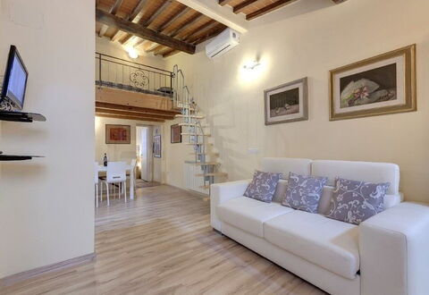 Residenza Monna Lisa: Ejendom, Værelse, Bygning, Møbel, Indretning, Etage, Ejendom, Trægulve, Stue, Hus