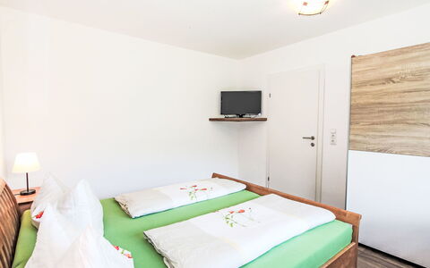 Fügen 330: Træ, Soveværelse, Seng, Indretning, Sengetøj, Sengetøj, Bed Frame, Møbel, Etage, Gulvbelægning