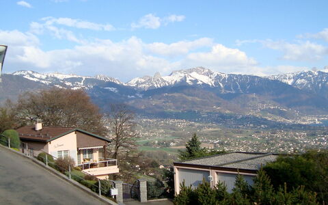 Noisette: Bjergrige Landskabsformer, Bjerg, Bjergkæde, Himmel, Hill Station, Bjerglandsby, Alps, Highland, Ejendom, Boligområde