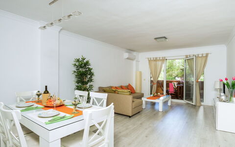 Apartamentos Pueblo Valleverde: Ejendom, Hvid, Værelse, Indretning, Etage, Møbel, Bygning, Loft, Hus, Spisestue