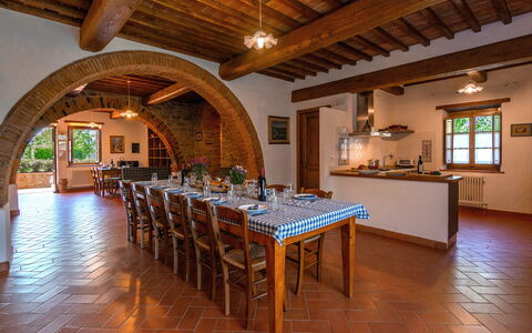 Villa Il Prato: Møbel, Bord, Stol, Køkken & Spisebord, Spisestue, Hjem, Værelse, Mursten, Bejdse, Stueplante