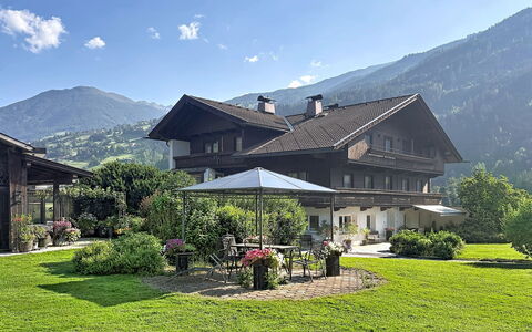 Aschau im Zillertal 495: Hus, Hjem, Tag, Land Lot, Sommerhus, Estate, Have, Bunddække, Lawn