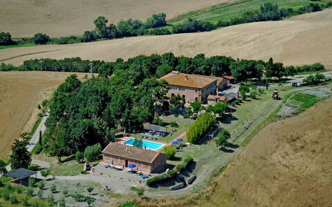 Agriturismo Il Gattero: Luftfotografering, Landdistrikt, Boligområde, Land Lot, Estate, Landskab, Farm, Fotografering, Landsby, Jord