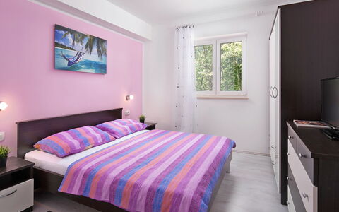 Ana: Soveværelse, Seng, Sengetøj, Møbel, Værelse, Sengetøj, Ejendom, Purple, Bed Frame, Madras