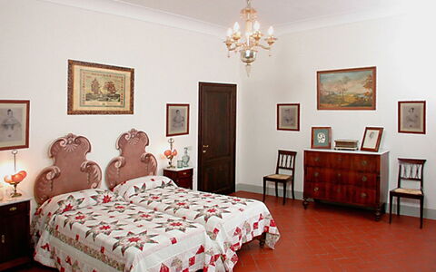 Villa Del Conte: Soveværelse, Seng, Værelse, Sengetøj, Møbel, Ejendom, Sengetøj, Bed Frame, Indretning, Væg