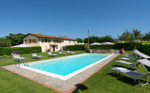 Villa Del Borgo: Svømmepøl, Estate, Udvej, Hacienda, Villa, Have, Stuehus, Gårdsplads, Udendørs Møbler, Lawn