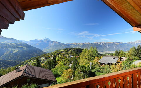 Chalet Zan-Fleuron: Natur, Bjerg, Bjergrige Landskabsformer, Himmel, Ejendom, Naturlige Landskab, Hus, Hill Station, Bjergkæde, Sky