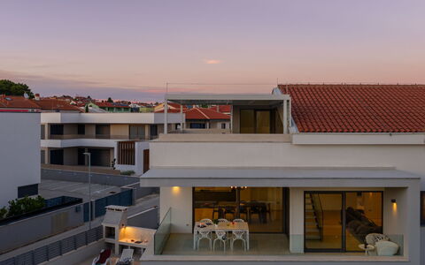 Villa Fasana: Træ, Hjem, Veranda, Dæk, Hårdttræ, Tag, Bejdse, Trægulve, Eco Hotel