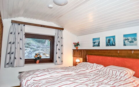 Lotte: Soveværelse, Seng, Møbel, Værelse, Loft, Ejendom, Sengetøj, Indretning, Sengetøj, Bed Frame