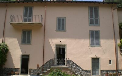 Byron House: Byron house exterior