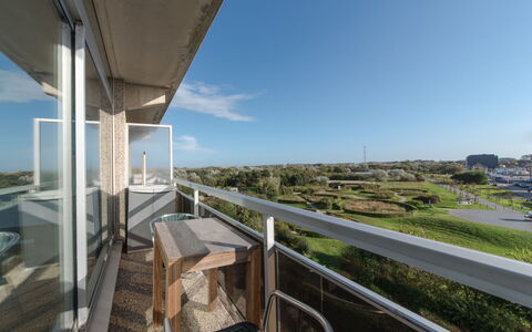 Bredene 600: Himmel, Bygning, Plante, Sky, Arkitektur, Træ, Ejerlejlighed, Urban Design, Skygge, Hus