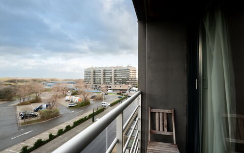 Zeeparel 402 with Balcony: Daytime, Bygning, Lejlighed, Boligområde, Kvarter, Arkitektur, Ejerlejlighed, Altan, Urban Design