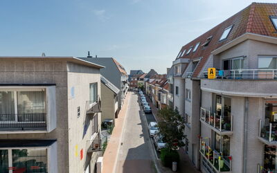 Bredene 711: Bygning, Boligområde, Byområde, Kvarter, Stad, Lejlighed, City, Hjem, Gade, Hus