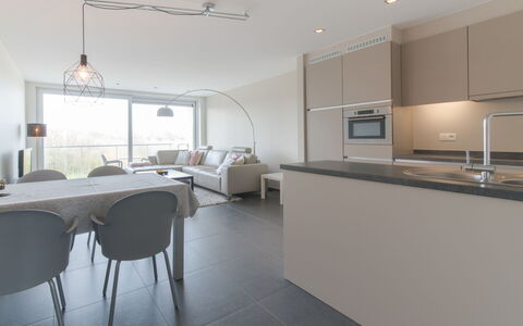 Solis with Balcony: Ejendom, Cabinetry, Bygning, Møbel, Countertop, Bord, Stol, Husholdningsapparat, Indretning, Arkitektur