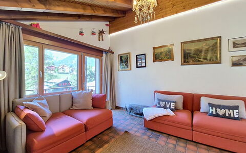 Haus Rollin: Møbel, Indretning, Couch, Gulvbelægning, Etage, Værelse, Stue, Træ, Loft