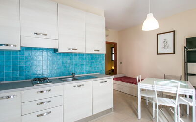 Elba Palmizi 190.4: Ejendom, Værelse, Møbel, Køkken, Countertop, Cabinetry, Bygning, Indretning, Turquoise, Ejendom