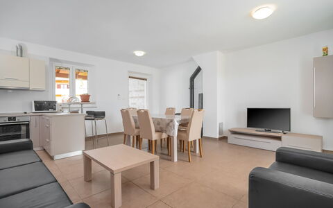 Mario 2: Ejendom, Værelse, Møbel, Indretning, Bygning, Stue, Etage, Hus, Loft, Bord