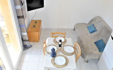 Plein Sud: Indretning, Komfort, Couch, Bygning, Træ, Studio Couch, Gulvbelægning, Etage, Hus, Stue