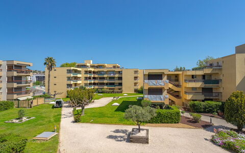 Parcs du Lavandou: Daytime, Bygning, Boligområde, Lejlighed, City, Facade, Kvarter, Offentlige Rum, Ejerlejlighed, Arkitektur