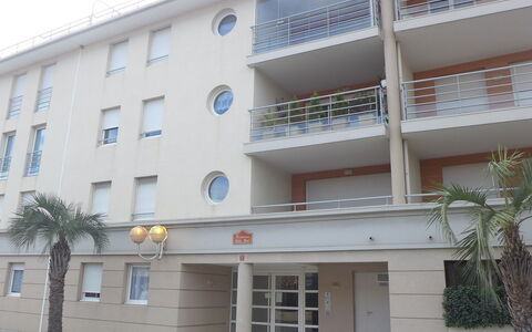 Côté Port: Vindue, Bygning, Ejendom, Urban Design, Boligområde, Dør, Ejerlejlighed, Ejendom, Facade