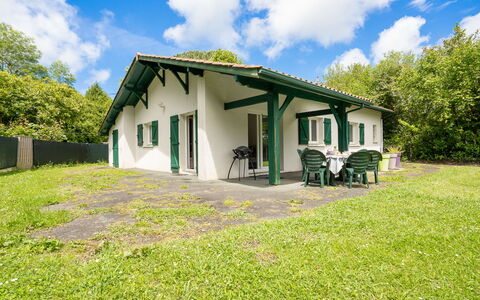 Arditea: Sky, Himmel, Bygning, Plante, Ejendom, Vindue, Træ, Naturlige Landskab, Hus, Land Lot
