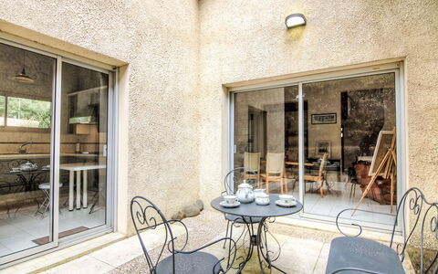 Bernadon: Hjem, Lejlighed, Altan, Estate, Skygge, Villa, Eco Hotel, Veranda, Landscaping, Mansion