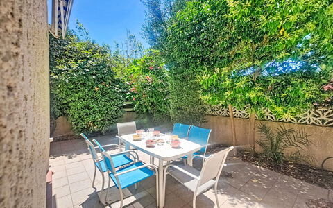 Villa Cassin: Have, Landscaping, Gård, Backyard, Udendørs Møbler, Eco Hotel, Gårdsplads, Svømmepøl, Udendørs Bord