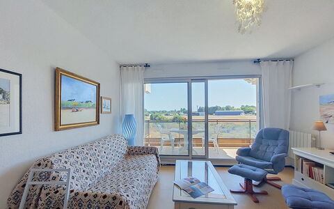 Plein Sud: Møbel, Lejlighed, Indretning, Etage, Gulvbelægning, Værelse, Stol, Loft, Couch, Stue