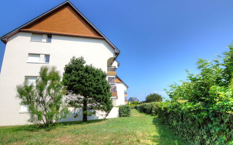 Plein Sud: Himmel, Plante, Bygning, Vindue, Land Lot, Naturlige Landskab, Træ, Græs, Sommerhus, Landskab