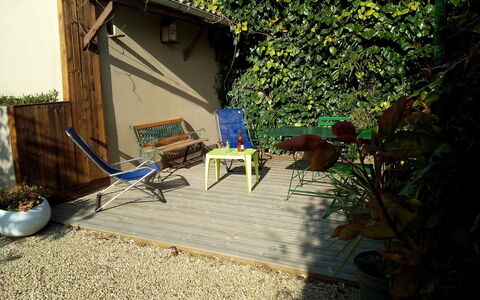 Bel Air: Ejendom, Backyard, Gård, Hus, Hjem, Gårdhave, Træ, Landscaping, Skur, Have