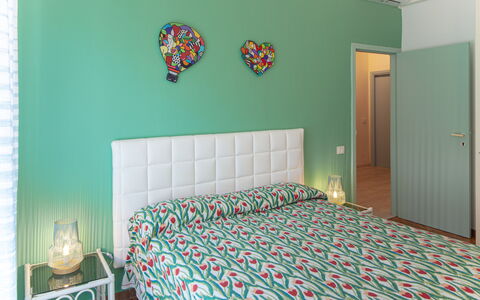 Casa Mary - Levanto: Indretning, Møbel, Soveværelse, Seng, Sengetøj, Etage, Sengetøj, Gulvbelægning, Værelse, Textile