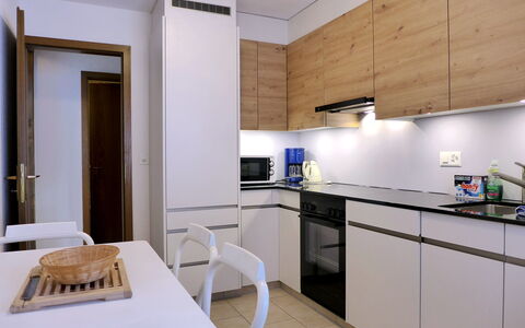 Rehli: Cabinetry, Møbel, Bord, Countertop, Træ, Køkken Apparat, Køkken, Køkkenvask, Indretning, Bygning