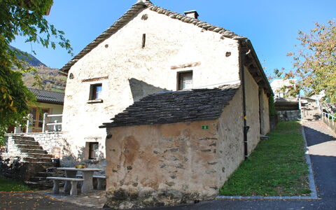 Rustico Cristallo: Ejendom, Hus, Hjem, Væg, Bygning, Sommerhus, Arkitektur, Tag, Ejendom, Landdistrikt