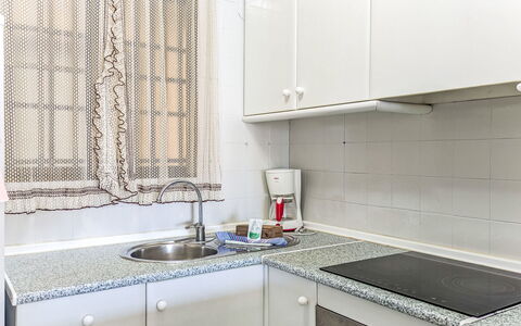 Waldorff: Køkken, Køkken Apparat, Countertop, Større Bandage, Indretning, Gulvbelægning, Cabinetry, Køkkenvask, Sanitærarmatur, Håndvask