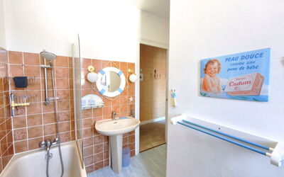 L'Écluse 162.3: Væg, Indretning, Gulvbelægning, Etage, Sanitærarmatur, Loft, Badeværelse, Vvs, Værelse, Badeværelsesvask