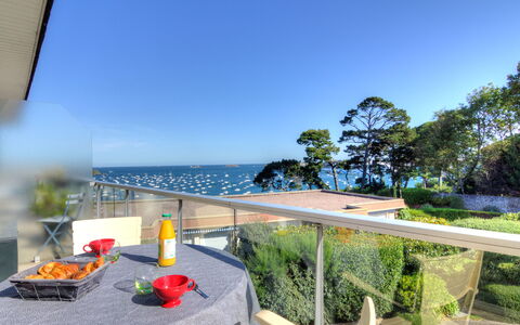 Dinard 220: Ejendom, Ejendom, Hus, Himmel, Bygning, Ferie, Arkitektur, Hjem, Værelse, Udvej