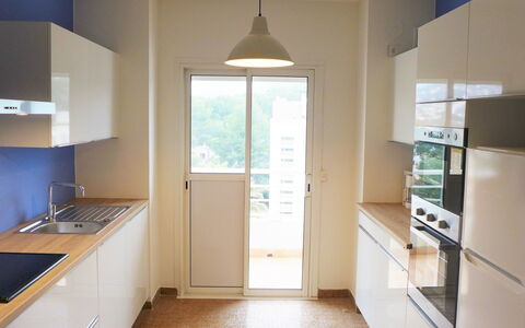 Cavalaire 279: Værelse, Ejendom, Countertop, Køkken, Møbel, Etage, Bygning, Indretning, Cabinetry, Hus