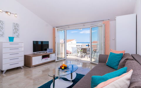 Trogir Okrug Gornji 314: Møbel, Ejendom, Couch, Bord, Komfort, Azure, Billedramme, Stue, Indretning, Orange