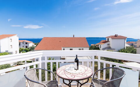 Trogir Okrug Gornji 314: Himmel, Bord, Bygning, Ejendom, Sky, Stol, Udendørs Møbler, Udendørs Bord, Indretning, Træ